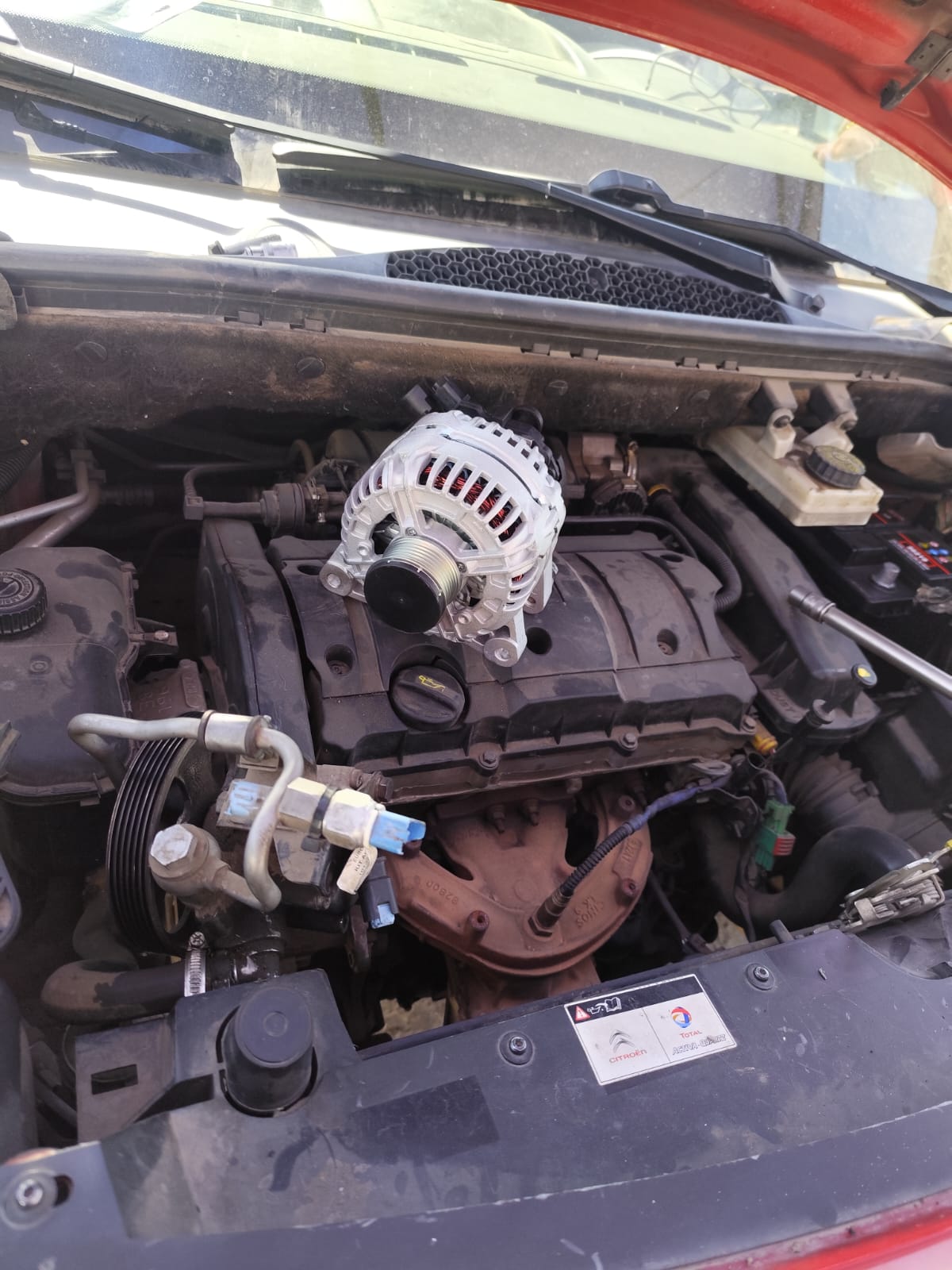 Taller mecánico y servicio automotriz